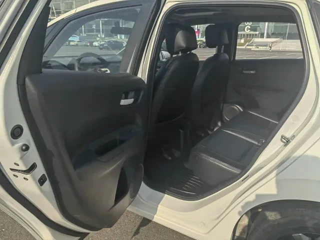 Honda Fit — Фото автомобиля 12