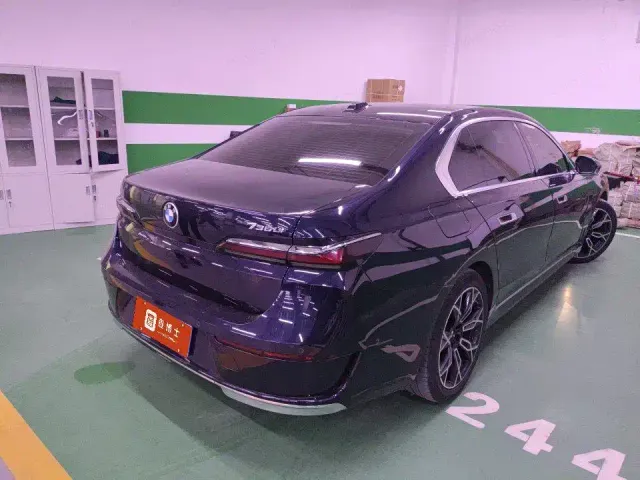 BMW 7 Series — Фото автомобиля 6