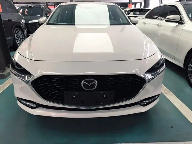 Mazda Axela — Фото автомобиля 2