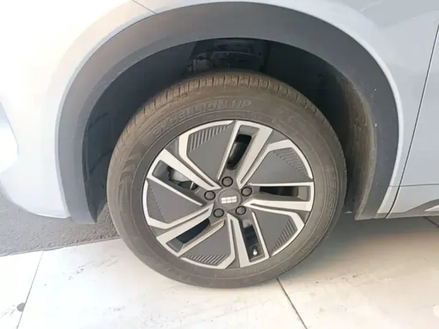 Geely Galaxy Starship 7 EM-i — Фото автомобиля 22