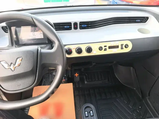 Wuling Hongguang Mini EV — Фото автомобиля 9