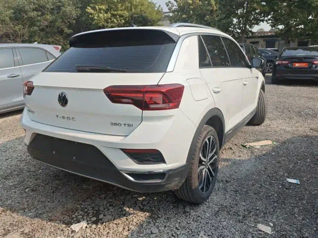 Volkswagen T-Roc — Фото автомобиля 8