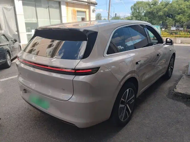 Li Auto L6 — Фото автомобиля 6
