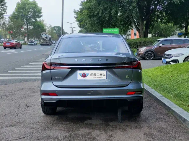 Roewe i5 — Фото автомобиля 5
