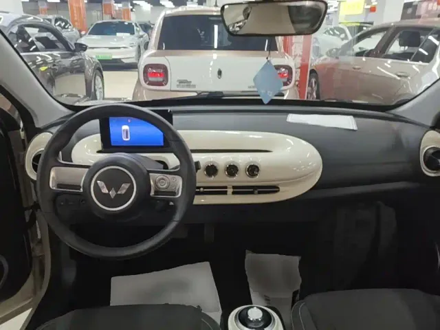 Wuling Bingo — Фото автомобиля 9