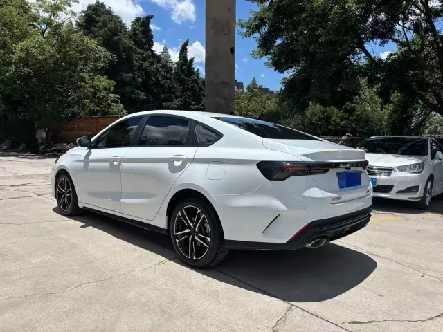 Geely Binrui — Фото автомобиля 11