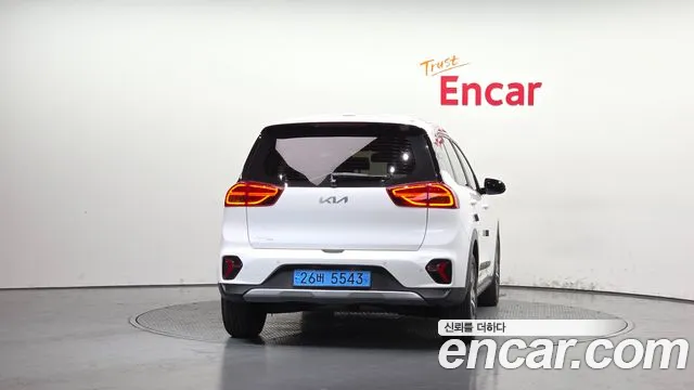 Kia Niro — Фото автомобиля 4