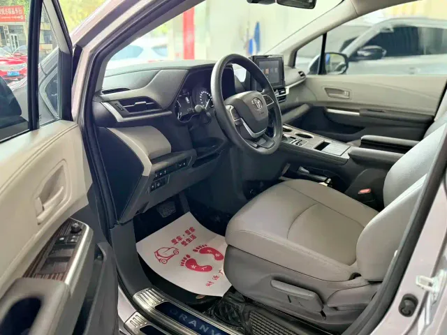 Toyota Granvia — Фото автомобиля 4