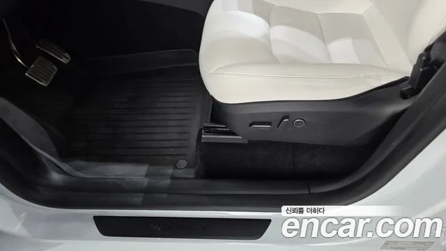 Tesla Model Y — Фото автомобиля 29