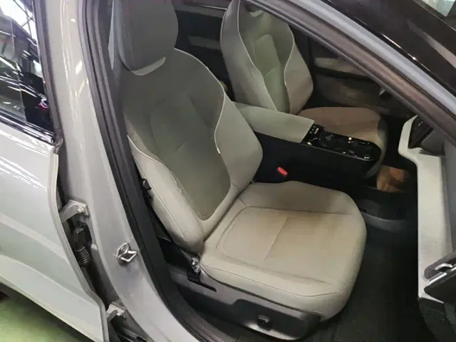 Volvo EX30 — Фото автомобиля 24