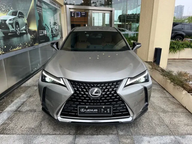 Lexus UX — Фото автомобиля 2