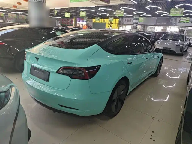 Tesla Model 3 — Фото автомобиля 6