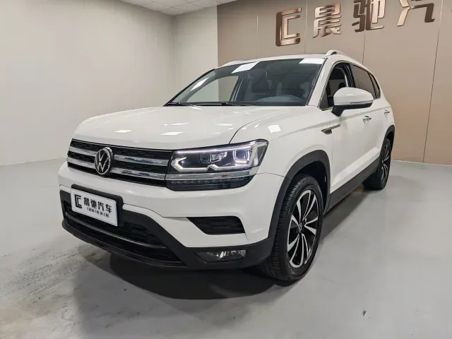 Фотография автомобиля — Volkswagen Tharu