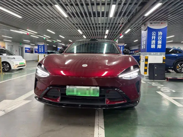Xiaomi Auto Xiaomi YU7 — Фото автомобиля 2