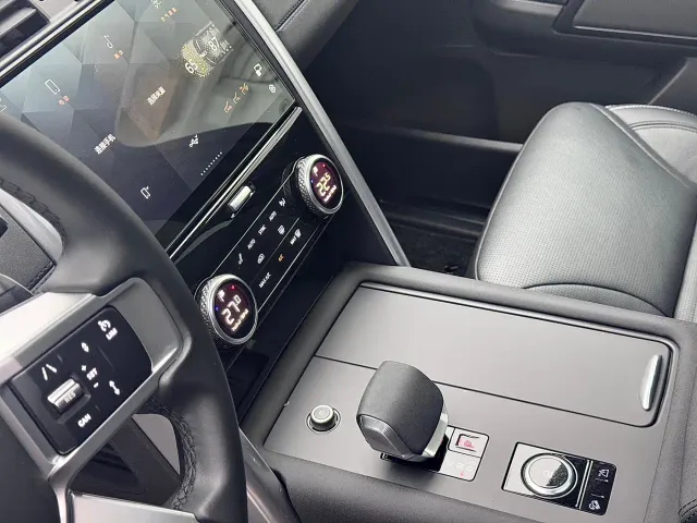 Land Rover Discovery — Фото автомобиля 21