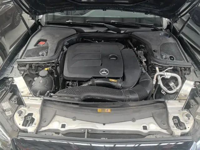 Mercedes-Benz E-Class — Фото автомобиля 19
