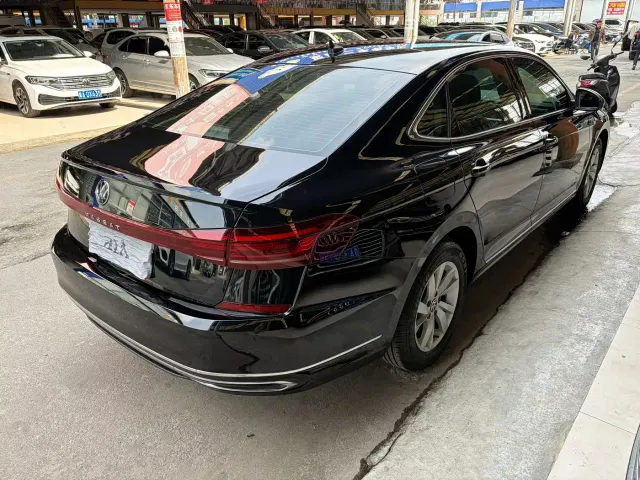 Volkswagen Passat — Фото автомобиля 7