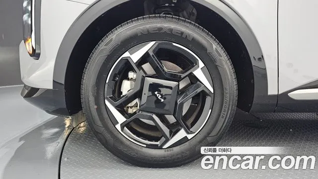Kia Sportage Бензин 1.6 турбо 2WD — Фото автомобиля 5