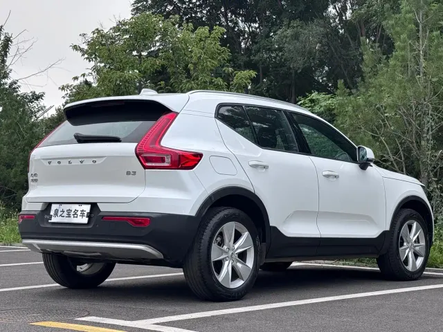 Volvo Volvo XC40 2023 Model B3 Smart Drive Fashion Edition — Фото автомобиля 7