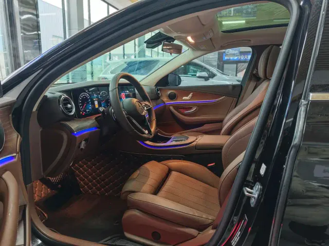 Mercedes-Benz E-Class — Фото автомобиля 16