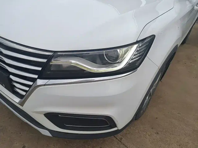 Roewe RX5 — Фото автомобиля 23