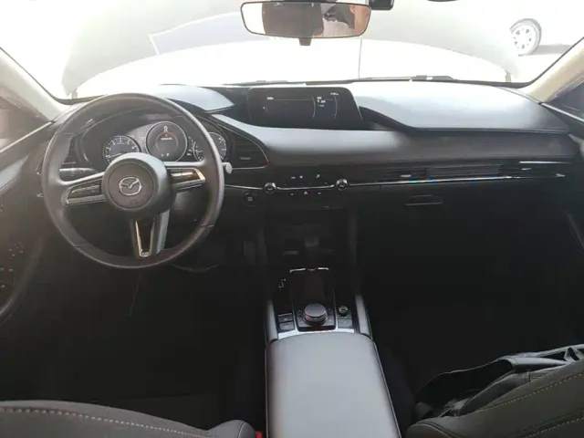Mazda Axela — Фото автомобиля 9
