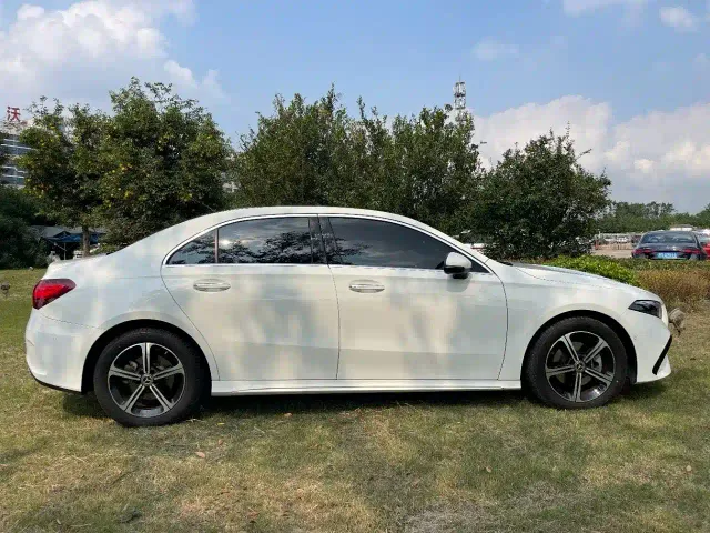 Mercedes-Benz A-Class — Фото автомобиля 3