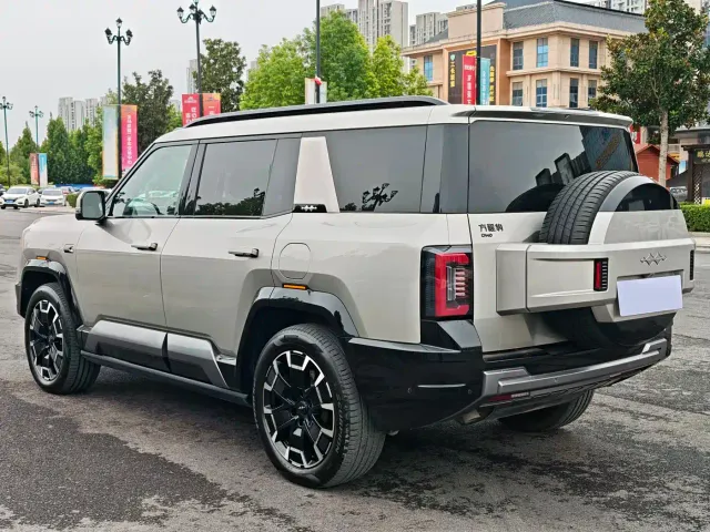BYD FangChengBao Leopard 8 — Фото автомобиля 7