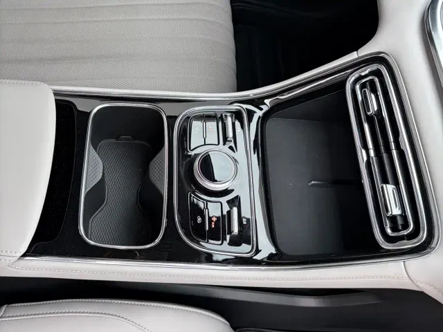 Geely Galaxy Stellar 6 — Фото автомобиля 10