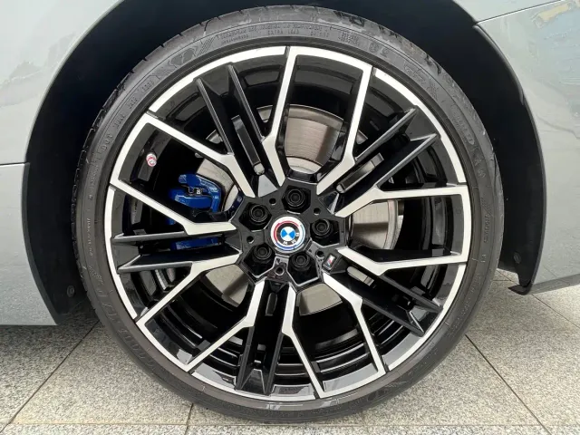 BMW 8 Series — Фото автомобиля 17