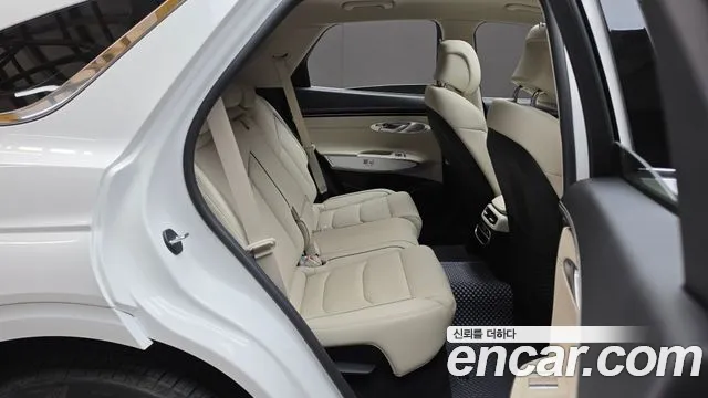 Genesis GV70 — Фото автомобиля 17