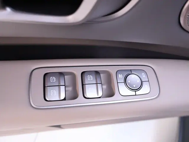 Li Auto i6 — Фото автомобиля 17