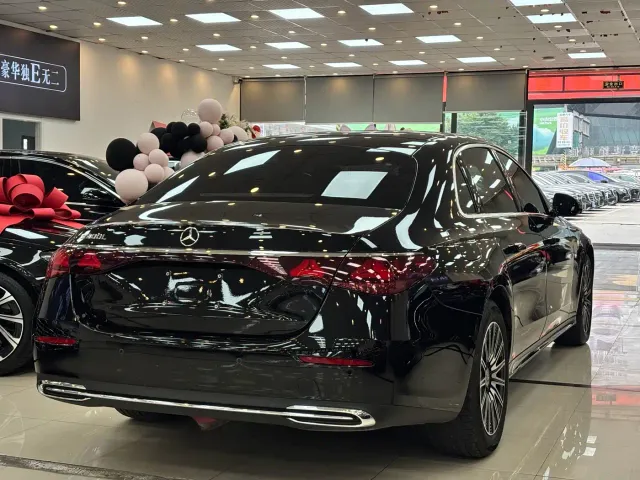 Mercedes-Benz E-Class — Фото автомобиля 14
