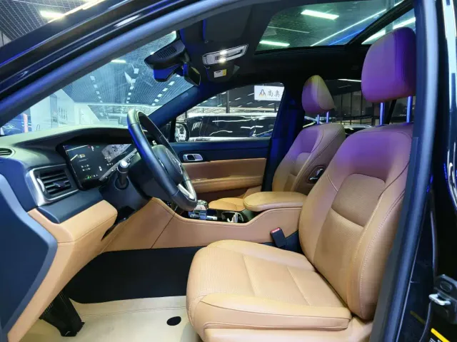 Li Auto ONE — Фото автомобиля 4