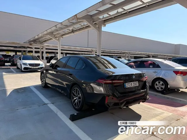 BMW 5 Series G60 — Фото автомобиля 5