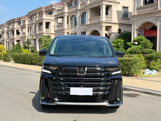 Toyota Vellfire — Фото автомобиля 2