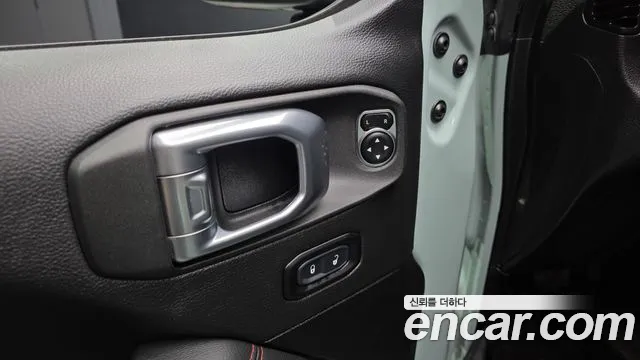 Jeep Wrangler Wrangler (JL) 2.0 Rubicon 4 двери Earl Clear Coat — Фото автомобиля 30