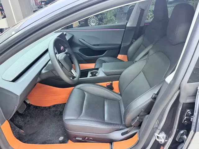 Tesla Model 3 — Фото автомобиля 20