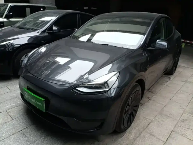 Фотография автомобиля — Tesla Model Y