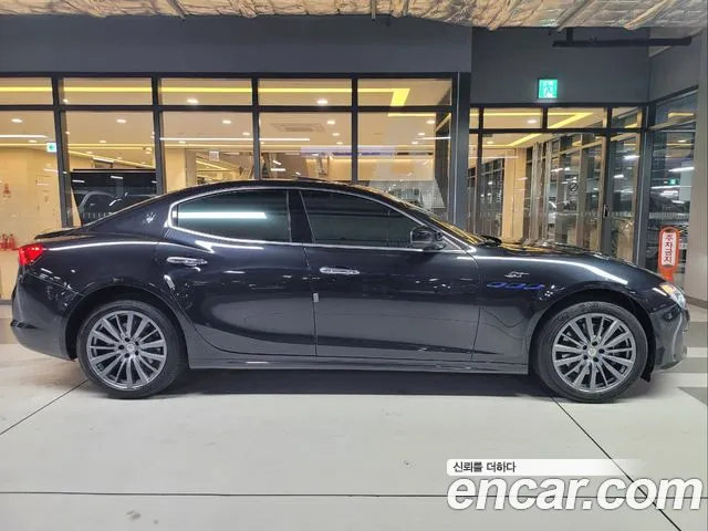 Maserati Ghibli Ghibli — Фото автомобиля 3