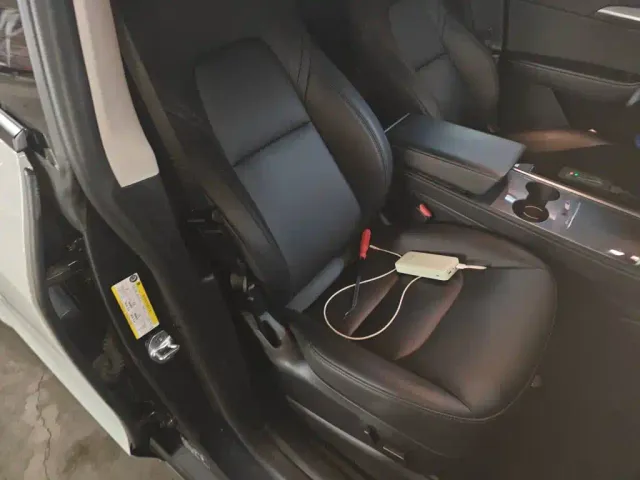 Tesla Model Y — Фото автомобиля 19