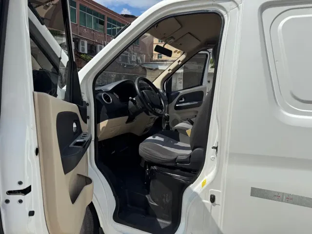 Changan Ruixing EM80 — Фото автомобиля 9