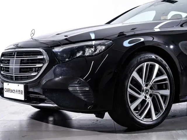 Mercedes-Benz E-Class — Фото автомобиля 3