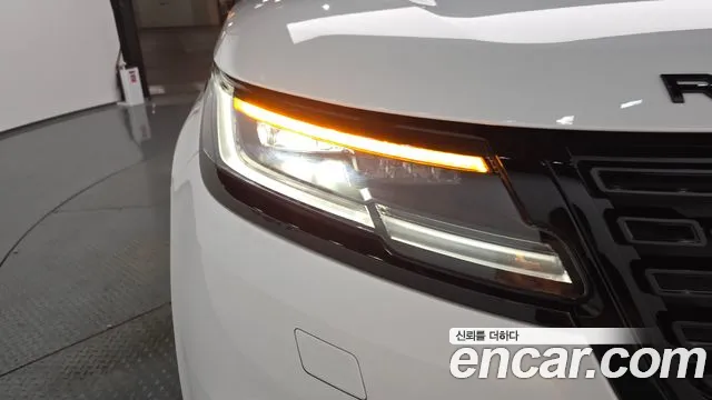 Land Rover Range Rover Velar — Фото автомобиля 15