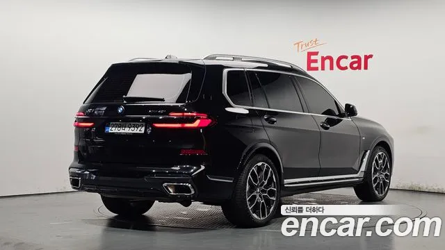 BMW X7 — Фото автомобиля 2