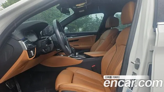 BMW 5-Series — Фото автомобиля 10