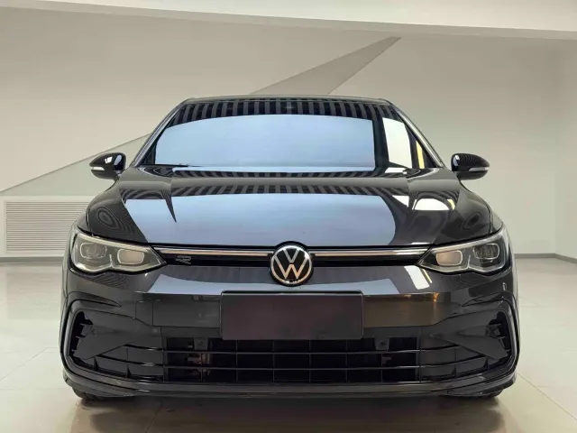 Volkswagen Golf — Фото автомобиля 2