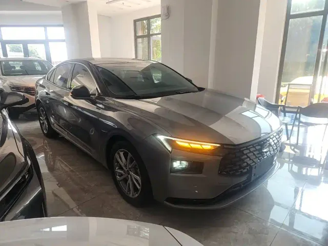 Ford Mondeo — Фото автомобиля 3