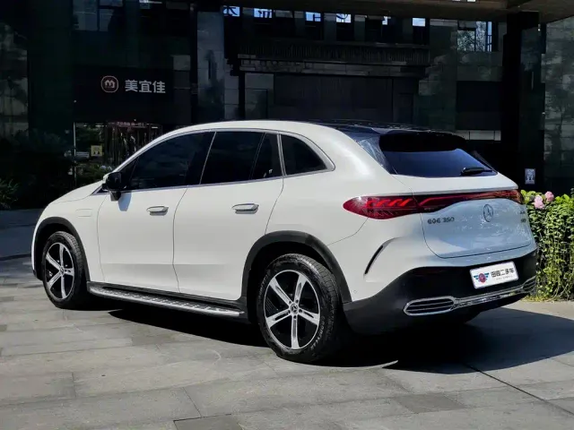 Mercedes-Benz EQE SUV — Фото автомобиля 4
