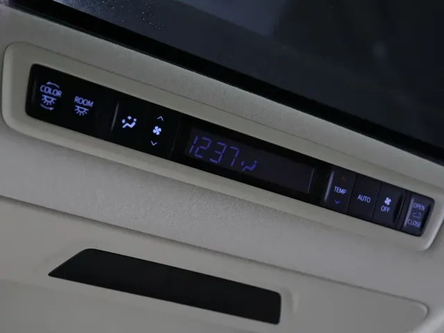 Toyota Vellfire — Фото автомобиля 16